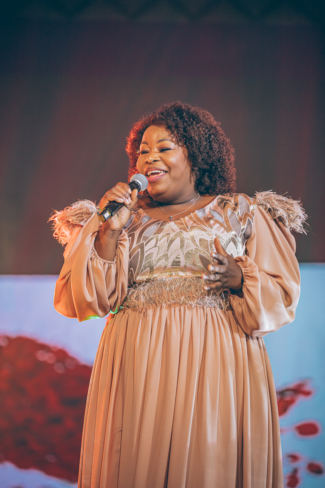 Ngisamangele (Live) [feat. Qiniso Mabaso]